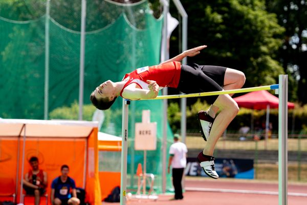 Alexander Bai (MTV Hanstedt) im Hochsprung am 03.07.2022 waehrend den NLV+BLV Leichtathletik-Landesmeisterschaften im Jahnstadion in Goettingen (Tag 1)